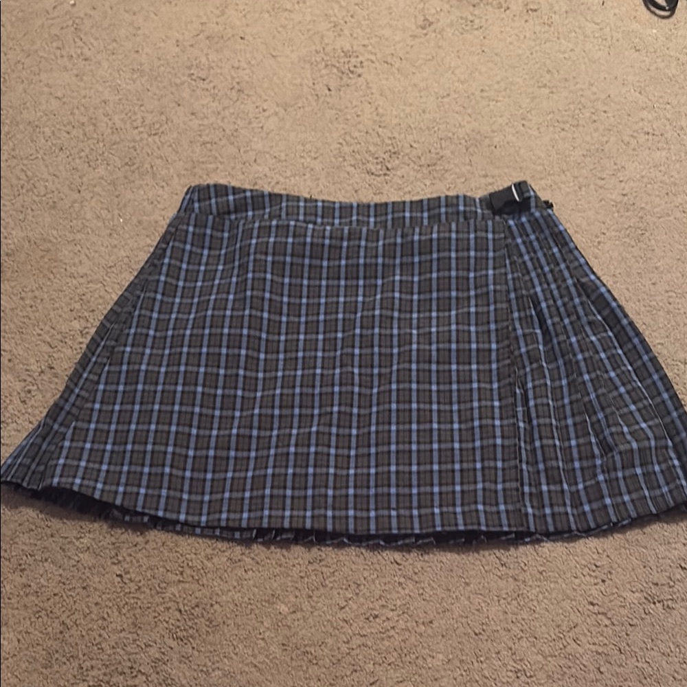 Wild Fable Plaid Blue Pleated Skirt - Size Large (Worn once, good as new)💙🖤💿